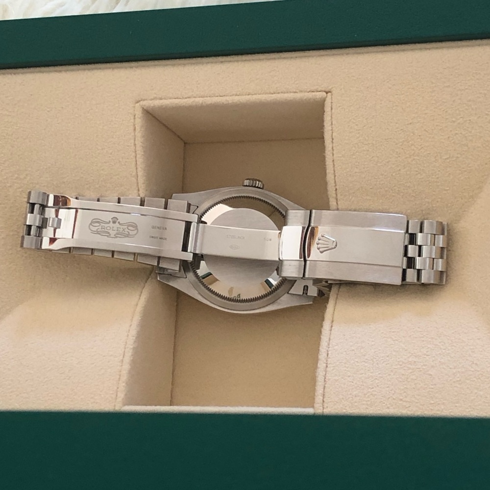 Rolex Datejust Watch - Picture 6 of 9